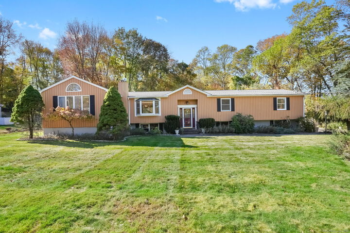 34 Merrimac Drive  Trumbull CT 06611 photo