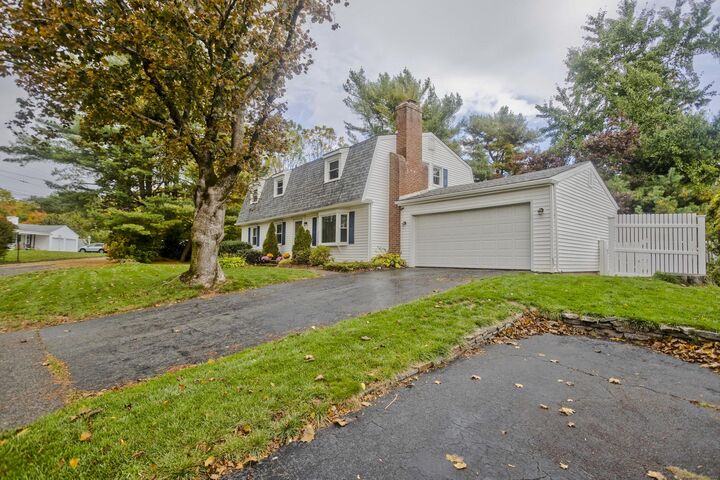 Property Photo:  42 Valley View Lane  CT 06066 