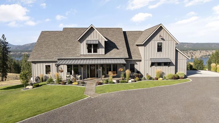 Property Photo: 18524 N Valley Rd WA 99026