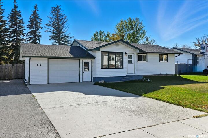 Property Photo:  114 2nd Street S  SK S0K 2T0 