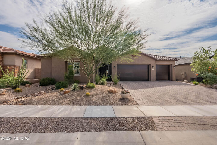 365 W Red Ribbon Lane  Oro Valley AZ 85755 photo