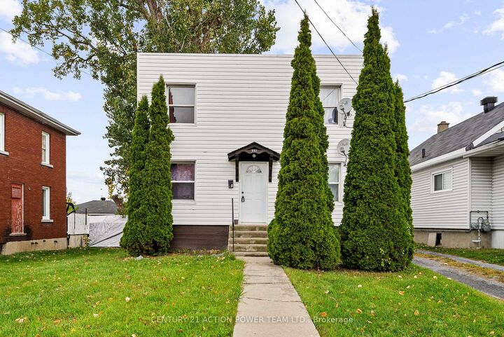 Property Photo:  331 Seventh Street E  ON K6H 2R8