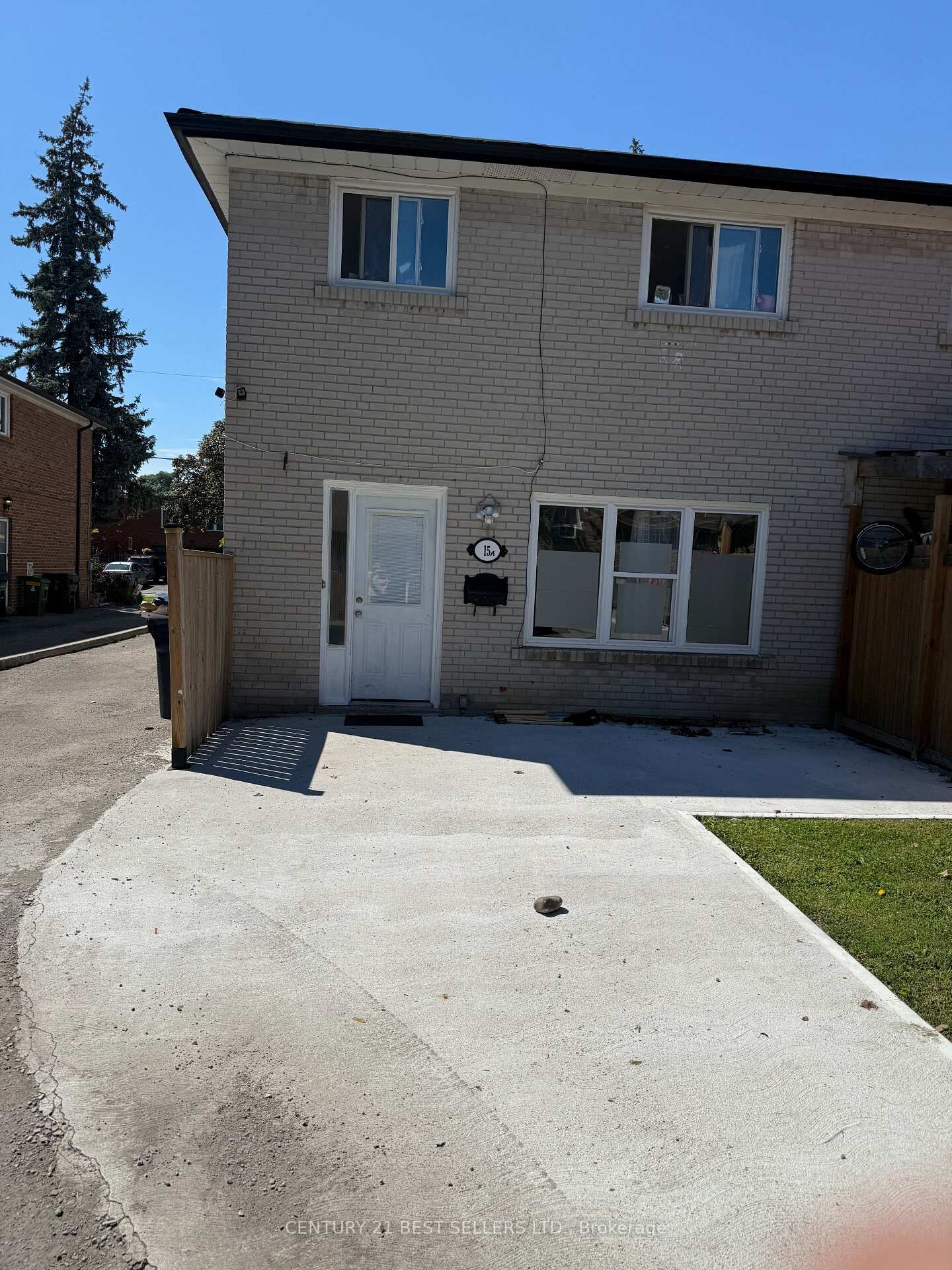 Property Photo:  15 Rockwood Drive  ON M1M 3M9 