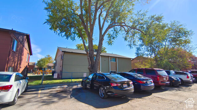 Property Photo:  2530 S Parkcrest Dr  UT 84119 