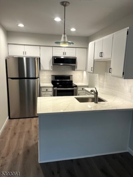 Property Photo:  8 Larkspur Court  NJ 07921