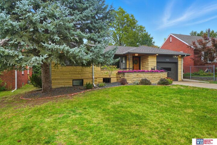 Property Photo:  610 Garfield Street  NE 68502