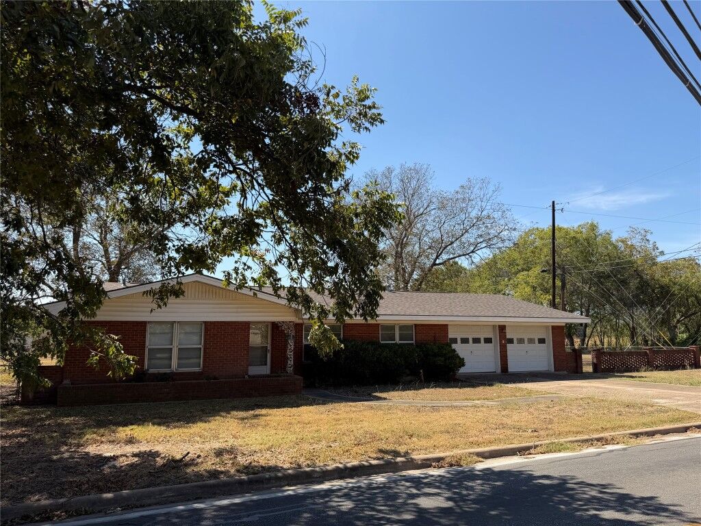 Property Photo: 3401 Ferguson Lane TX 78754