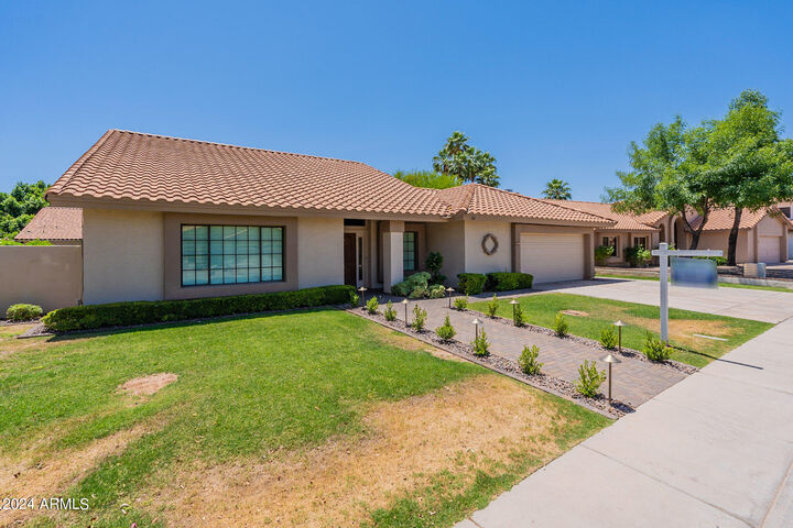 Property Photo:  1449 W Antiqua Drive  AZ 85233 