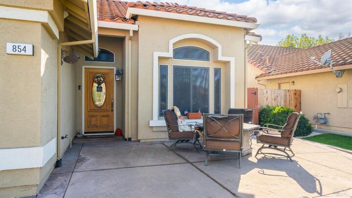 Property Photo:  854 Owl Circle  CA 95687