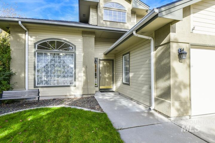 Property Photo:  6033 N Tapestry Way  ID 83713
