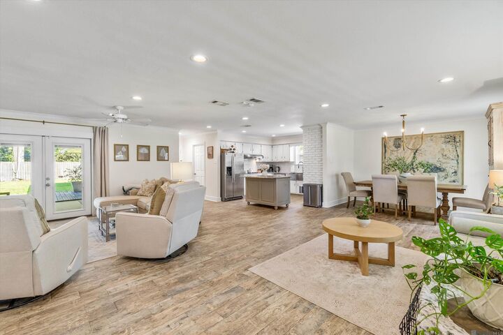 Property Photo:  935 Daventry Dr  LA 70808