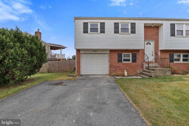 Property Photo:  4 E Schoolside Drive  PA 17055