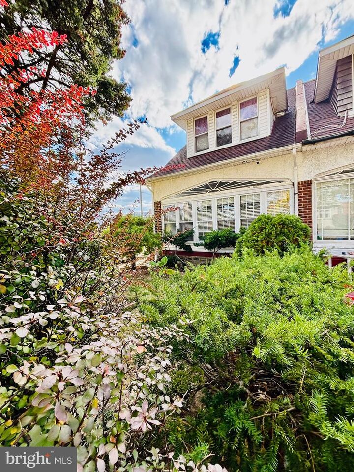 Property Photo:  1048 Bridge Street  PA 19124