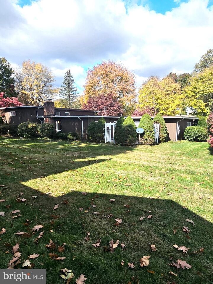 Property Photo:  317 Warwick Drive  PA 19610