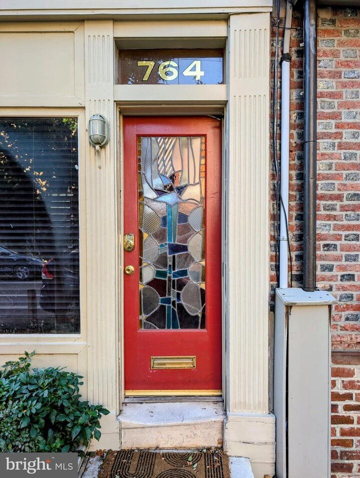 Property Photo:  764 S Front Street  PA 19147