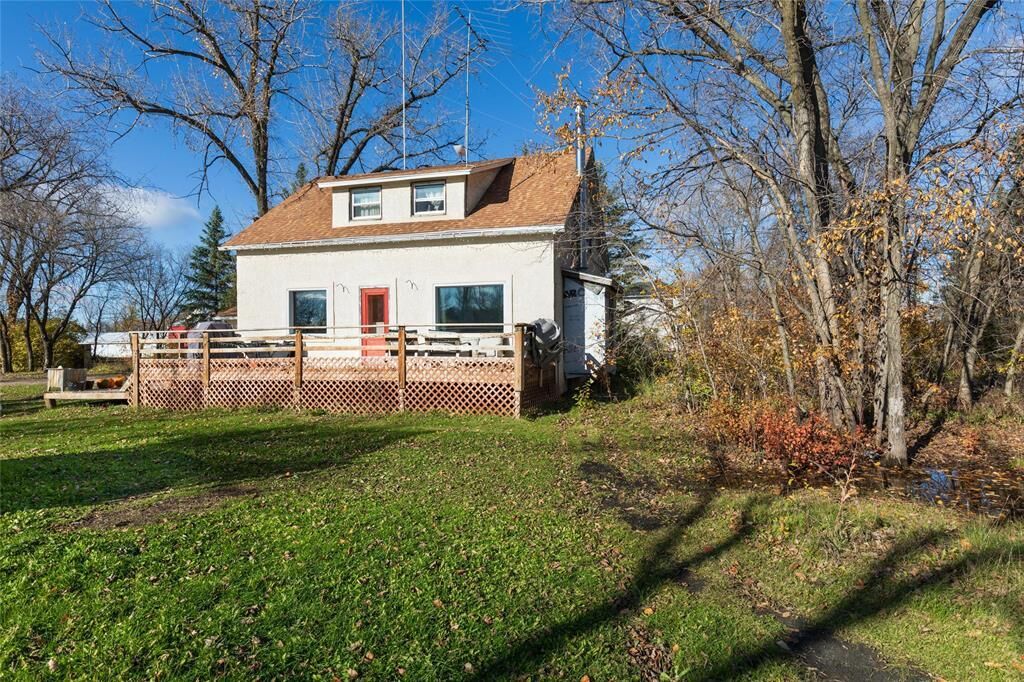 Property Photo:  44150 Mun 30E Road  MB R0A 0X0
