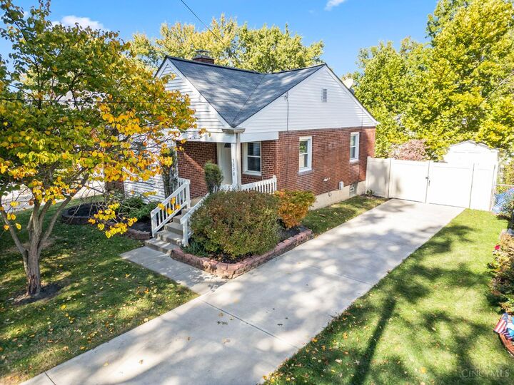 Property Photo:  3828 Saint Johns Terrace  OH 45236