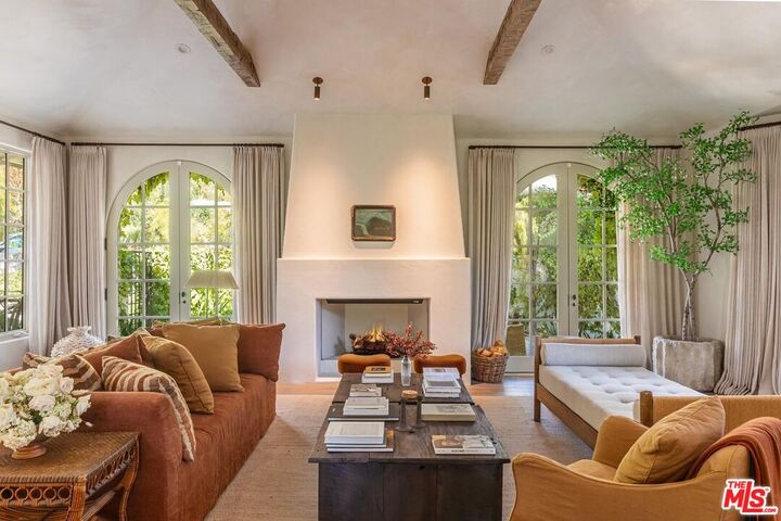 Property Photo:  20580 Natoma Estates Dr  CA 91364 