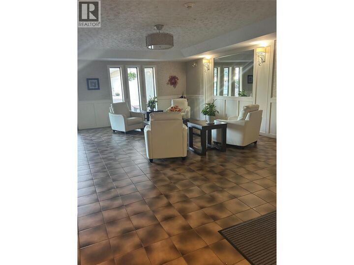 Photo de la propriété:  2110 Hoy Street 306  BC V1Y 8T4