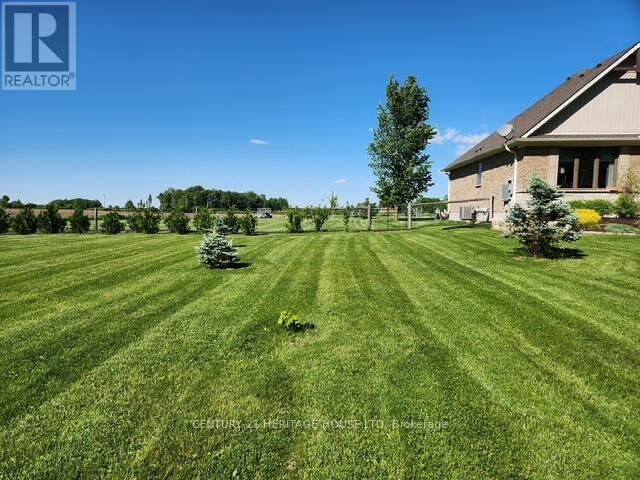 Photo de la propriété:  10286 Ford Road  ON N5P 3T1 