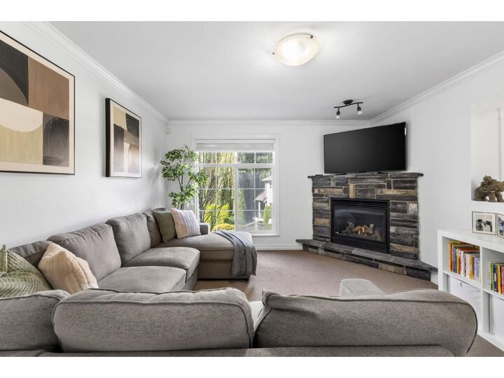 Photo de la propriété:  46832 Hudson Road 15  BC V2R 0L9