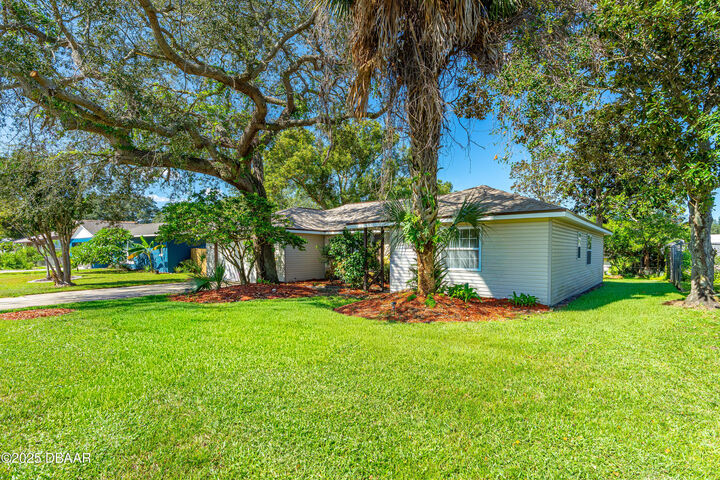 Property Photo:  693 Reillys Road  FL 32127 