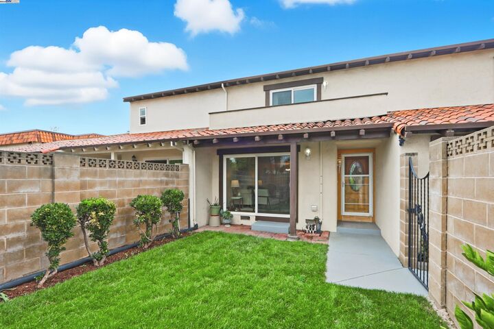 Property Photo:  37721 Madera Ct  CA 94536 