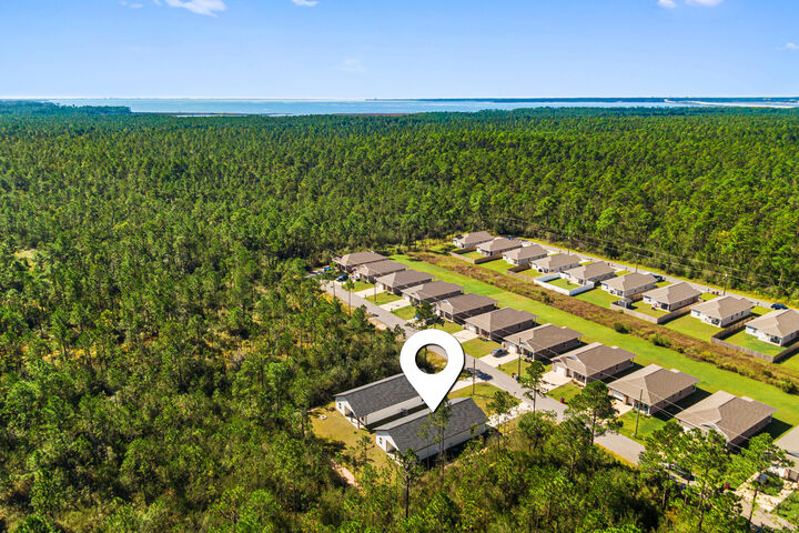 Property Photo: 2882 N 25th Avenue FL 32583