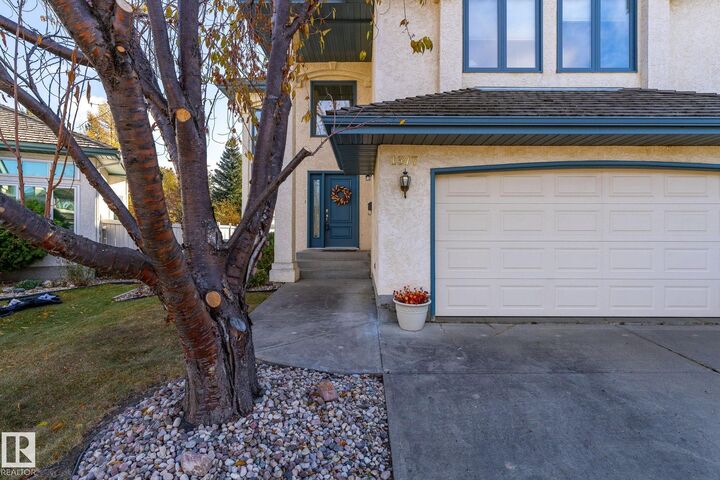 Photo de la propriété:  1377 Carter Crest Road NW  AB T6R 2L5