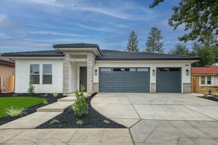 5688 W Mesa Avenue  Fresno CA 93722 photo