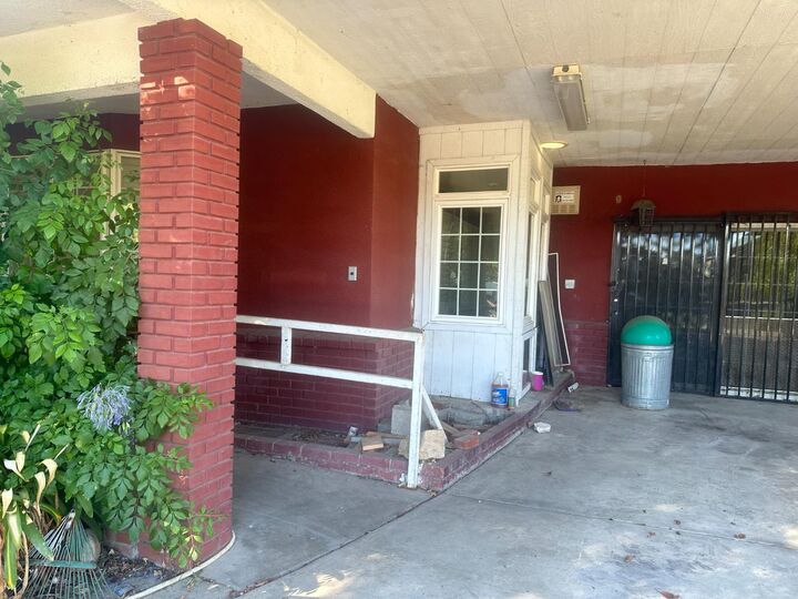 Property Photo:  413 S 5th Street  CA 93625 