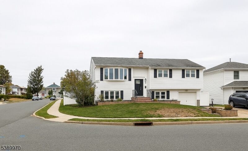 Property Photo:  656 Garden St  NJ 07083
