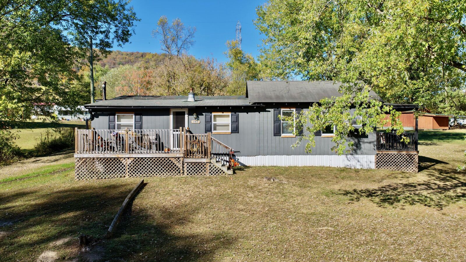 Property Photo:  283 South Dr  WV 24910