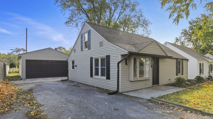 Property Photo:  15208 Beulah Drive  IN 46765