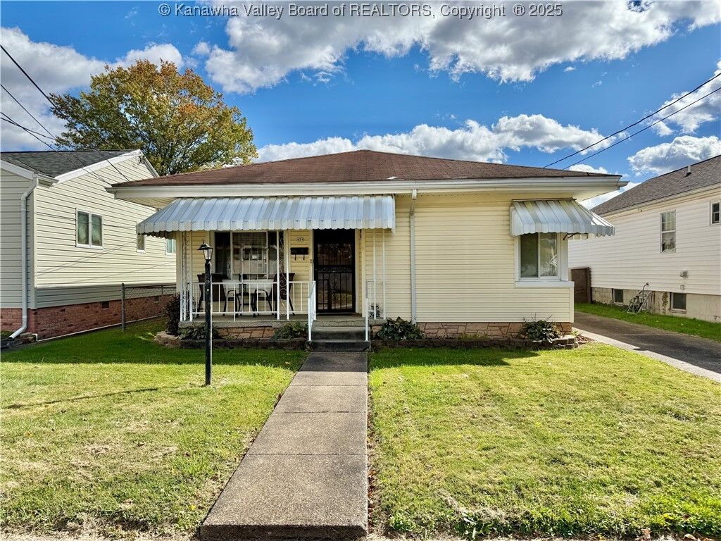 Property Photo:  456 18th Street  WV 2506
