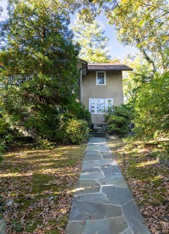 Property Photo:  65 Circle Drive  NY 10706