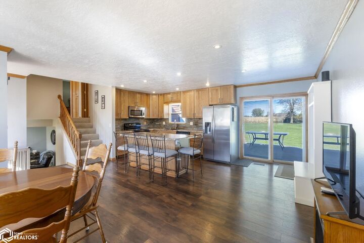 Property Photo: 16 Lexington Square IA 50401