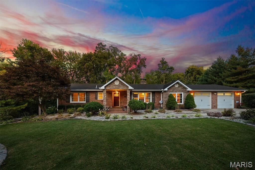 Property Photo:  671 Glen Crossing Road  IL 62034