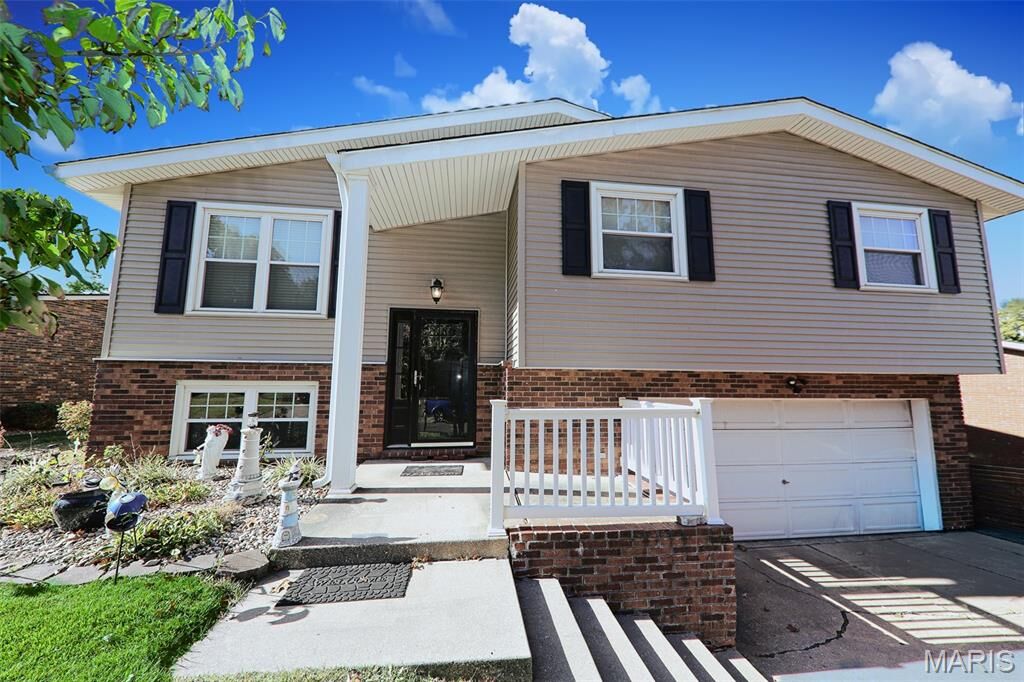 Property Photo:  207 Stolze Drive  IL 62024 