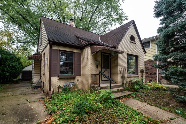 5771 N Ames Ter  Glendale WI 53209 photo