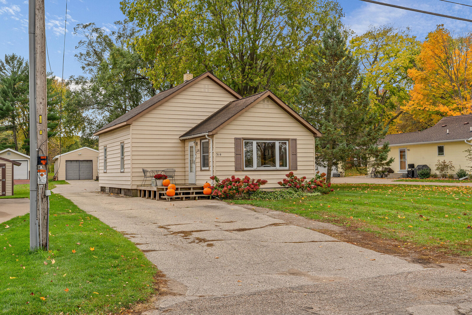 Property Photo: 314 Hinkley Rd WI 54603