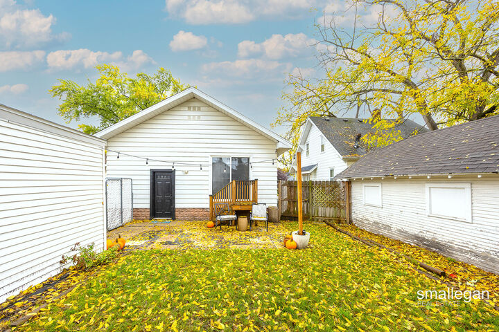 Property Photo: 545 Woodridge Street NE MI 49505