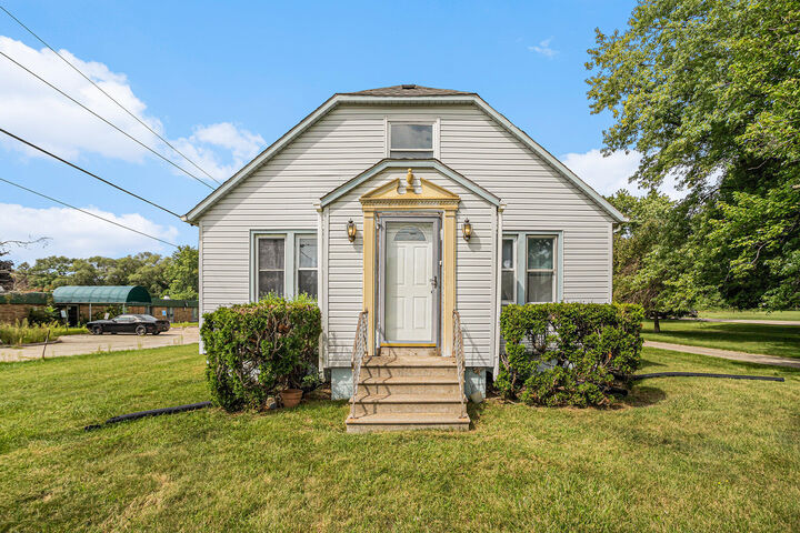 Property Photo:  1435 E Empire Avenue  MI 49022