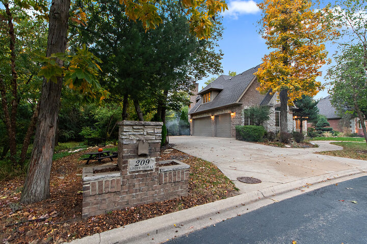 Property Photo:  209 Linden Oaks Lane  IL 60451