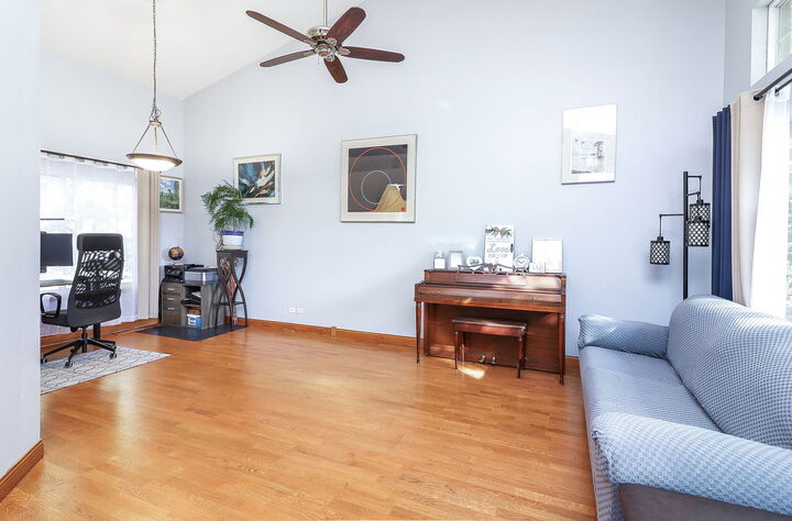 Property Photo: 122 Arbor Avenue IL 60554