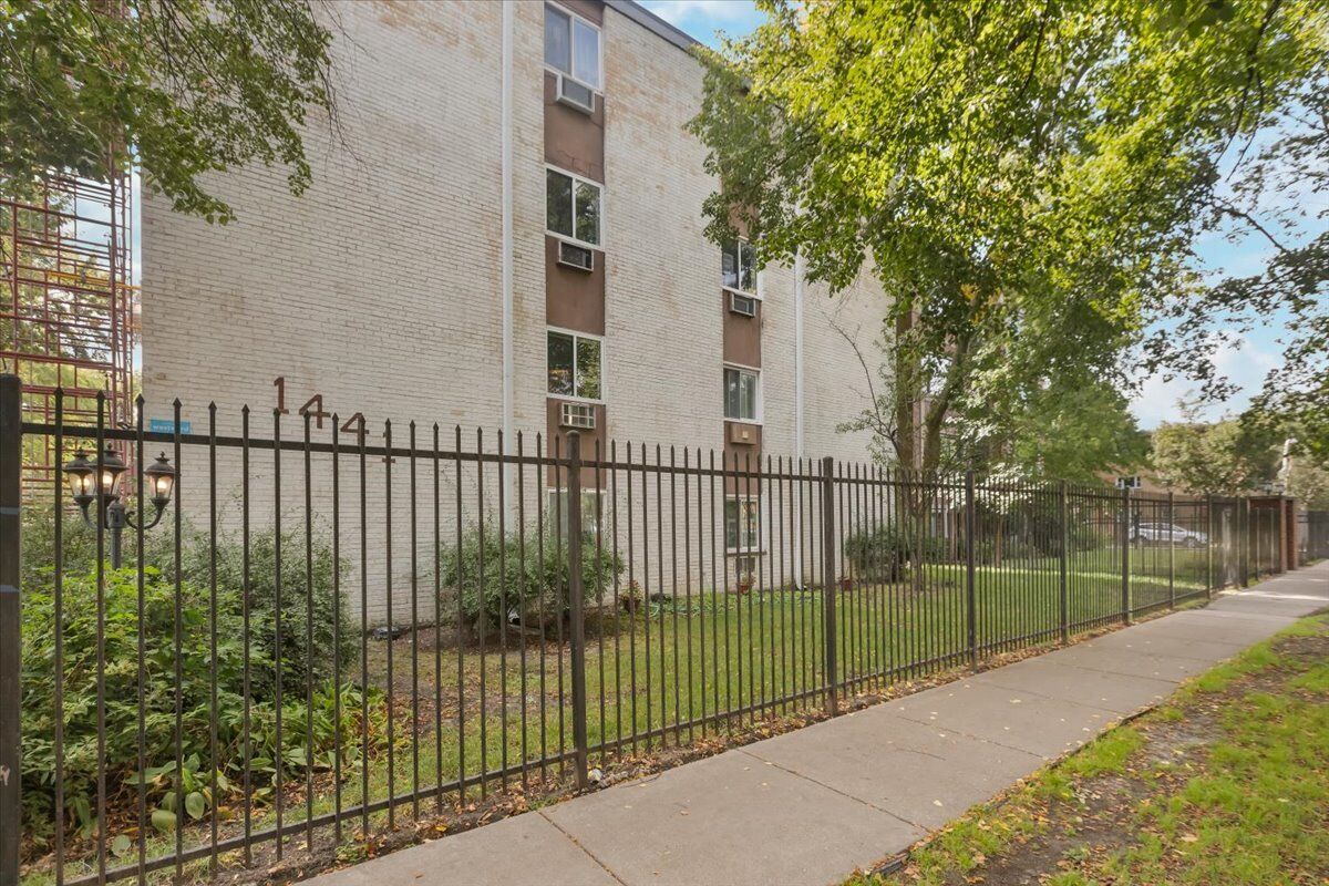 Property Photo:  1441 W Farwell Avenue 3E  IL 60626