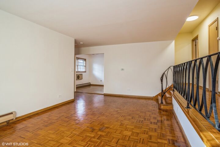 Property Photo:  1022 Arnold Court B  IL 60016 