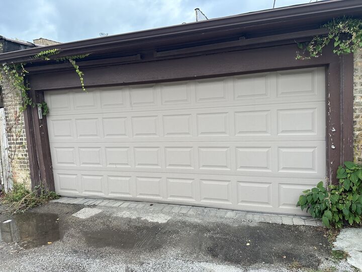 Property Photo:  5834 N Maplewood Avenue  IL 60659
