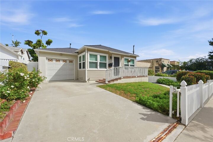 Property Photo:  2076 Elanita  CA 90732 