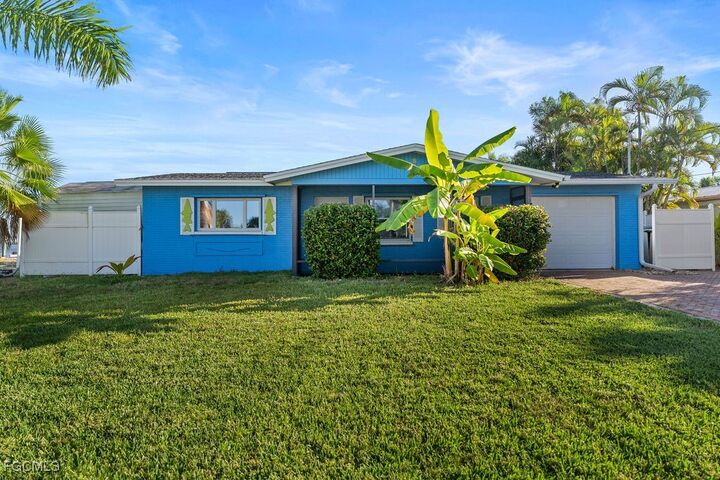 Property Photo: 2504 Bayshore Drive FL 33993